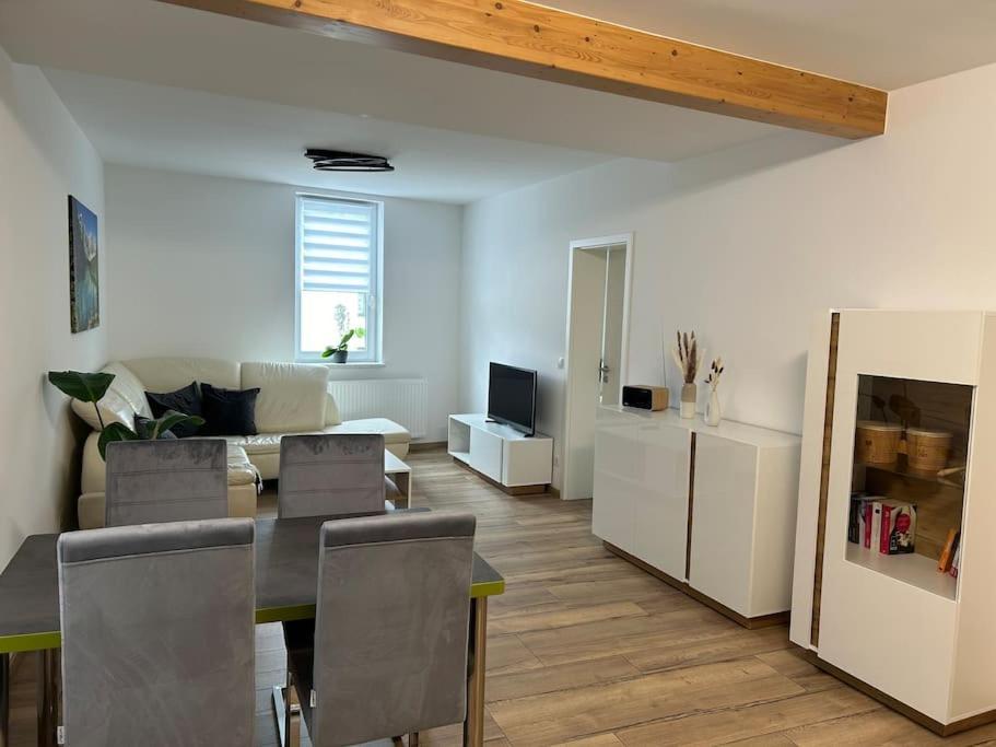 Eisfelder Auszeit Apartment ภายนอก รูปภาพ